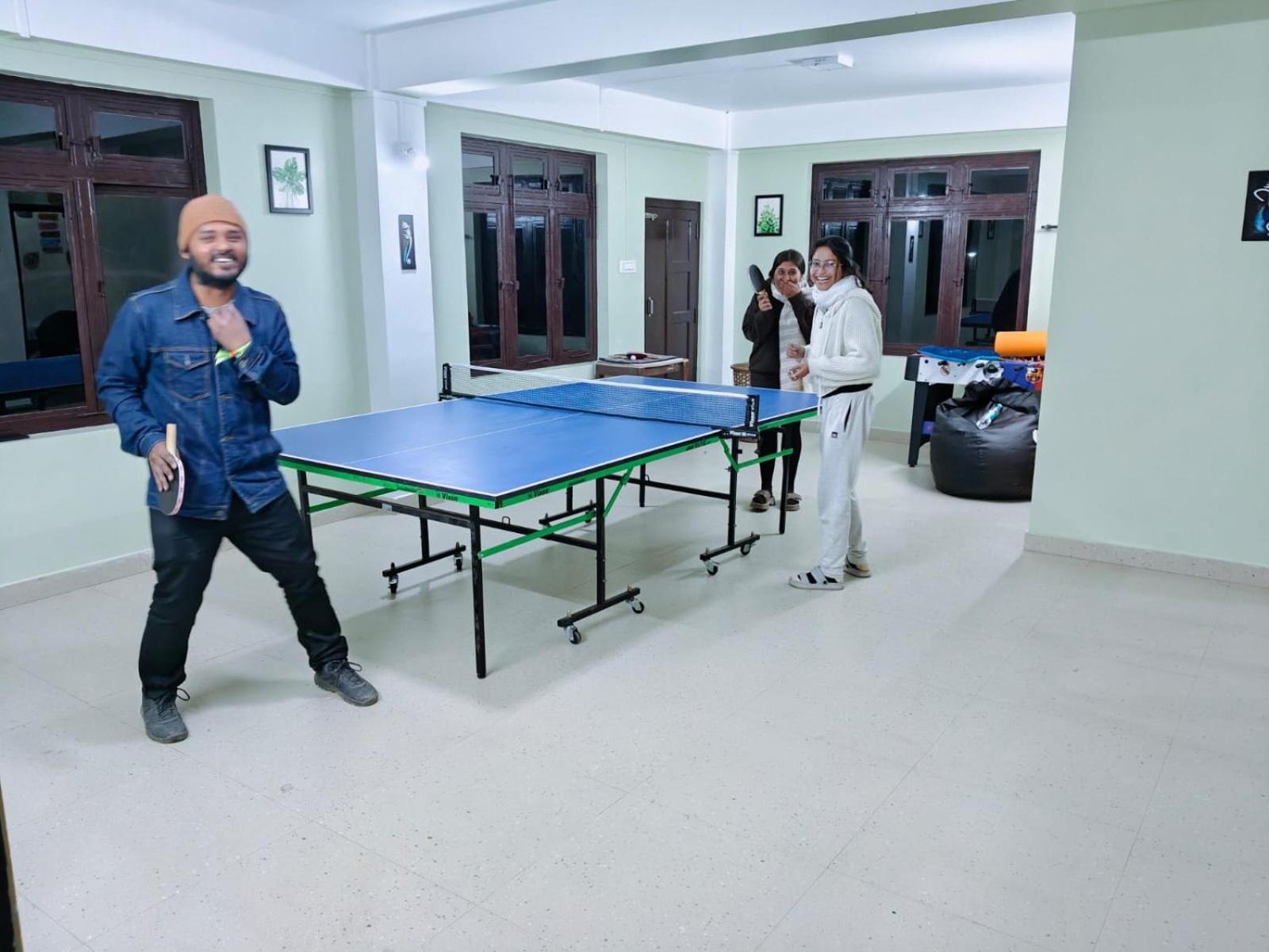 Xtsy Travellers Hostel Shillong Zewnętrze zdjęcie
