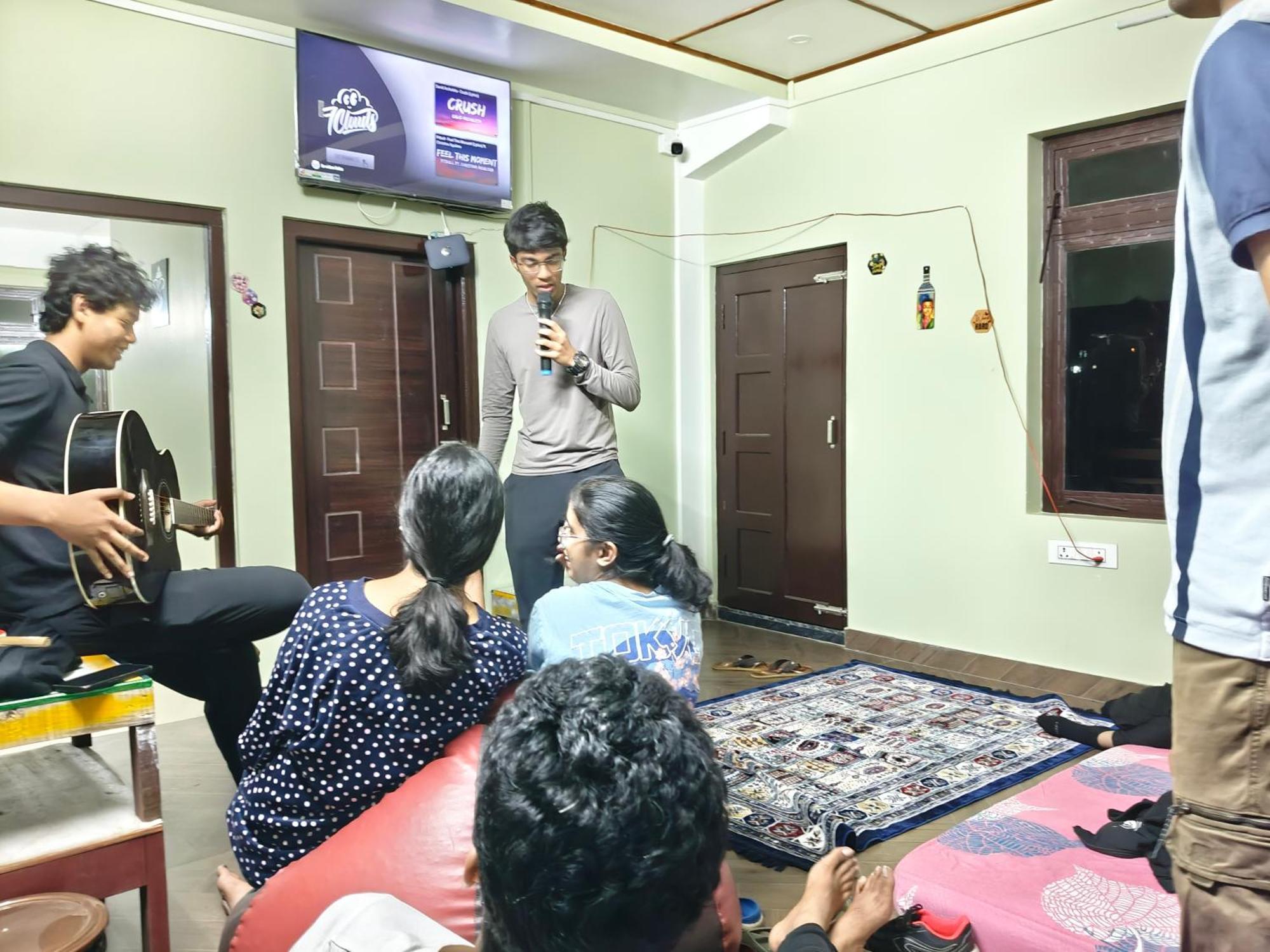 Xtsy Travellers Hostel Shillong Zewnętrze zdjęcie