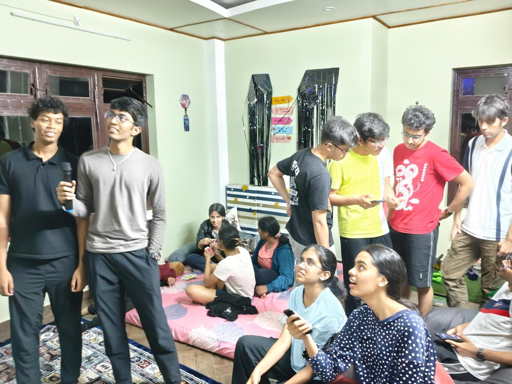 Xtsy Travellers Hostel Shillong Zewnętrze zdjęcie