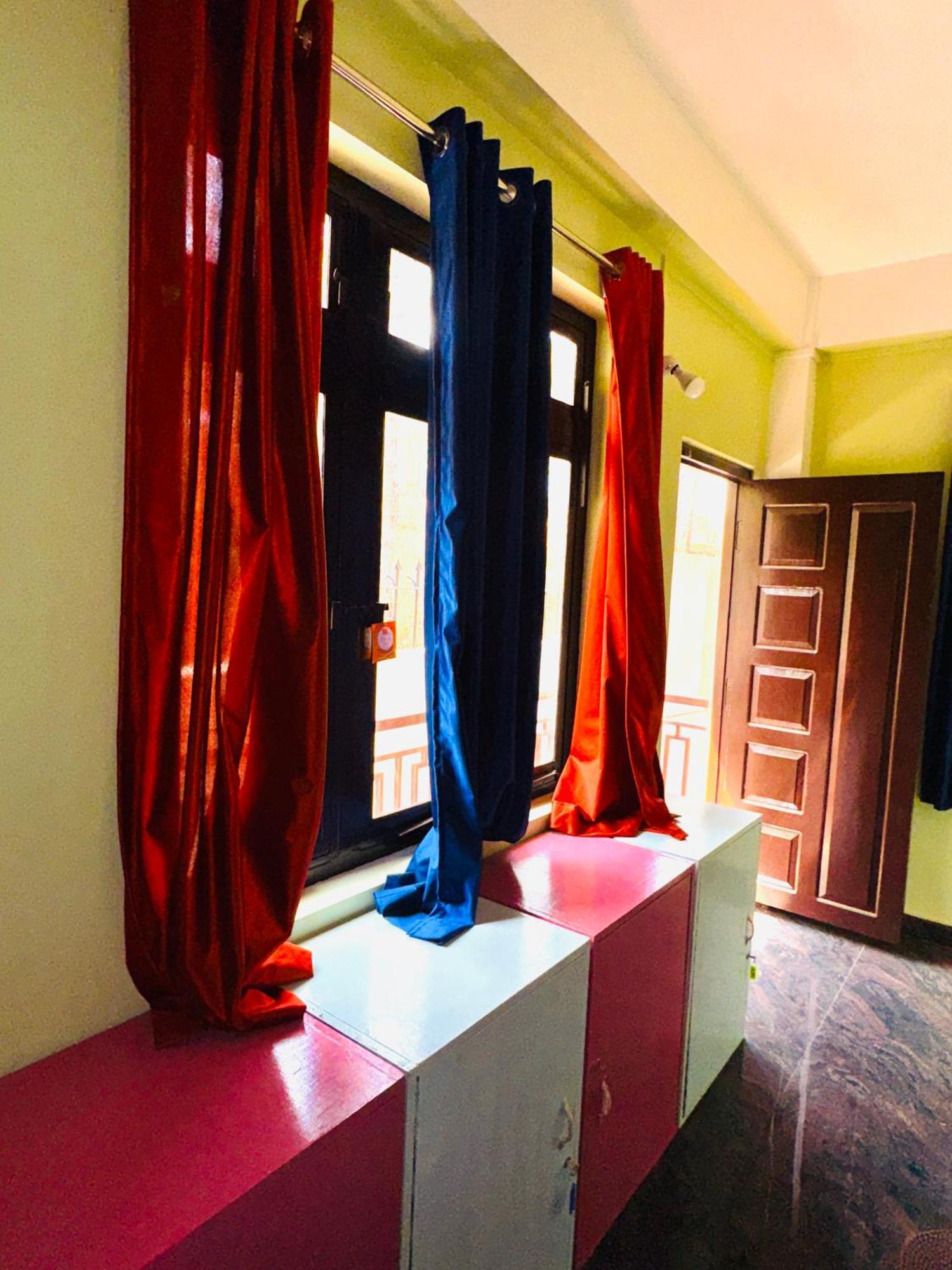 Xtsy Travellers Hostel Shillong Zewnętrze zdjęcie
