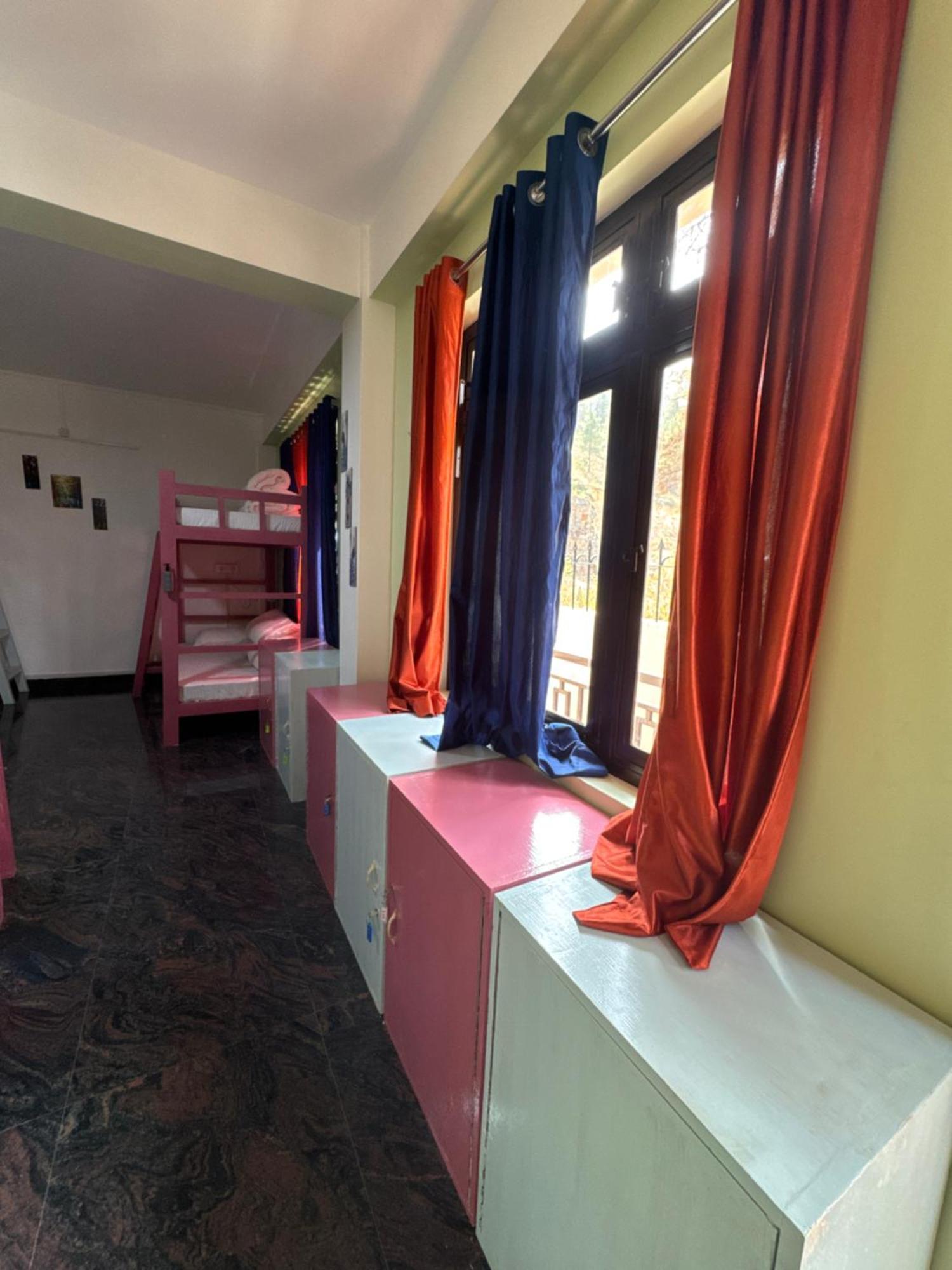Xtsy Travellers Hostel Shillong Zewnętrze zdjęcie