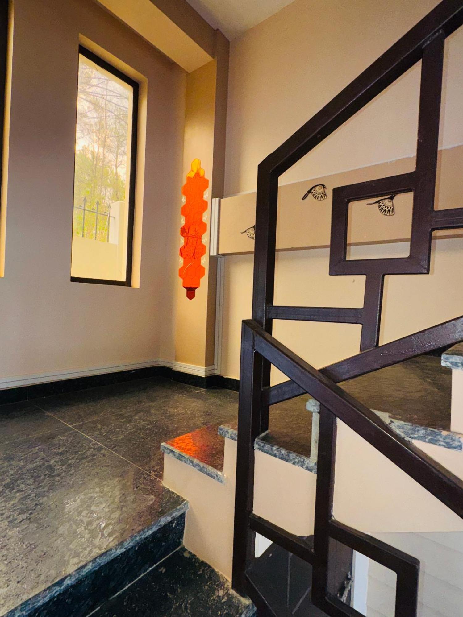 Xtsy Travellers Hostel Shillong Zewnętrze zdjęcie