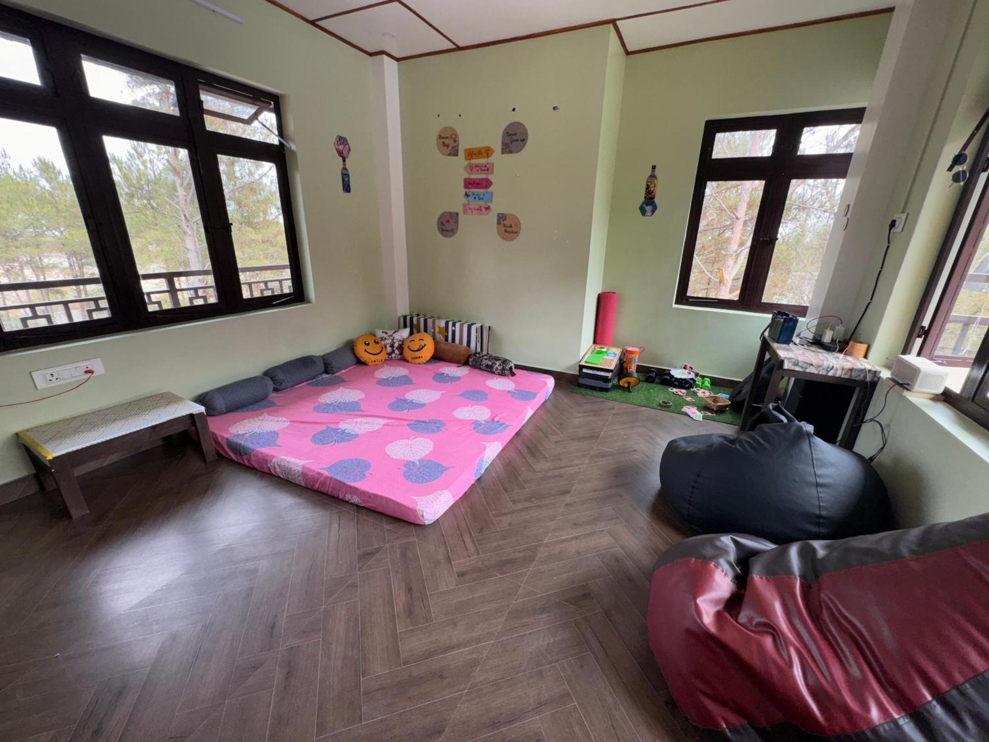 Xtsy Travellers Hostel Shillong Zewnętrze zdjęcie